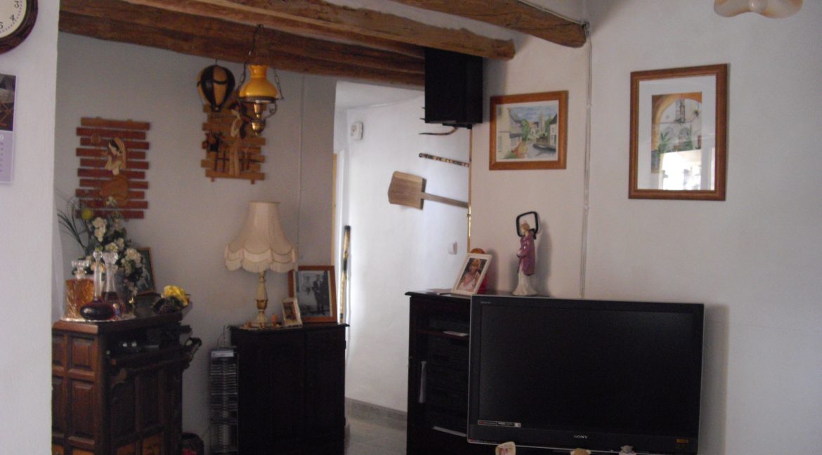 BAR AND TV