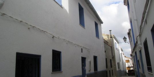 VPS 095 – Town House in Ayora For Sale or Rental @375 p/m