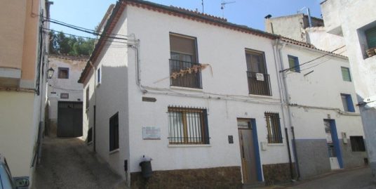 VPS 242 – Town House in Ayora