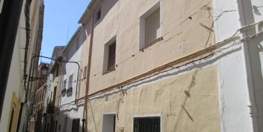 VPS 247 – Large Town House in Ayora (Reduced)